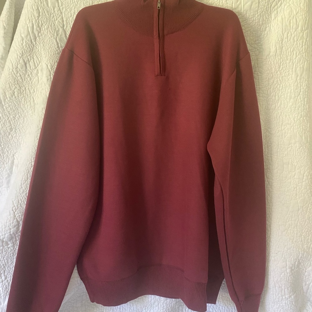Men’s sweatshirt with quarter zip sweater collar Size L RealEssentials is brand